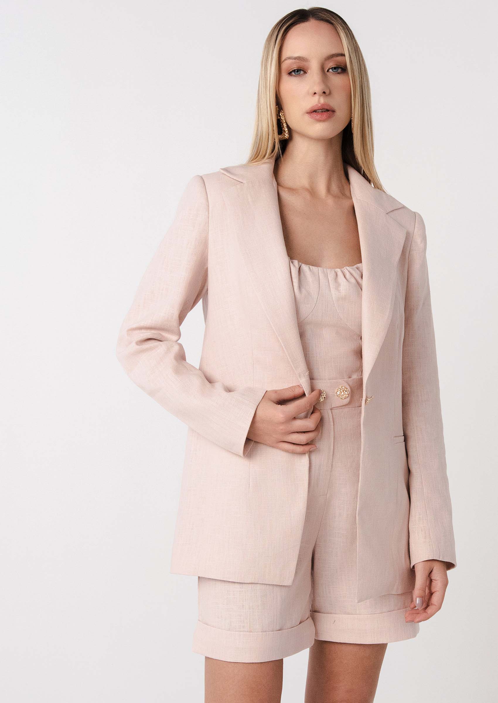 Blazer Alfaiataria em Rami Oversized Layla Rose | FastStore PDP
